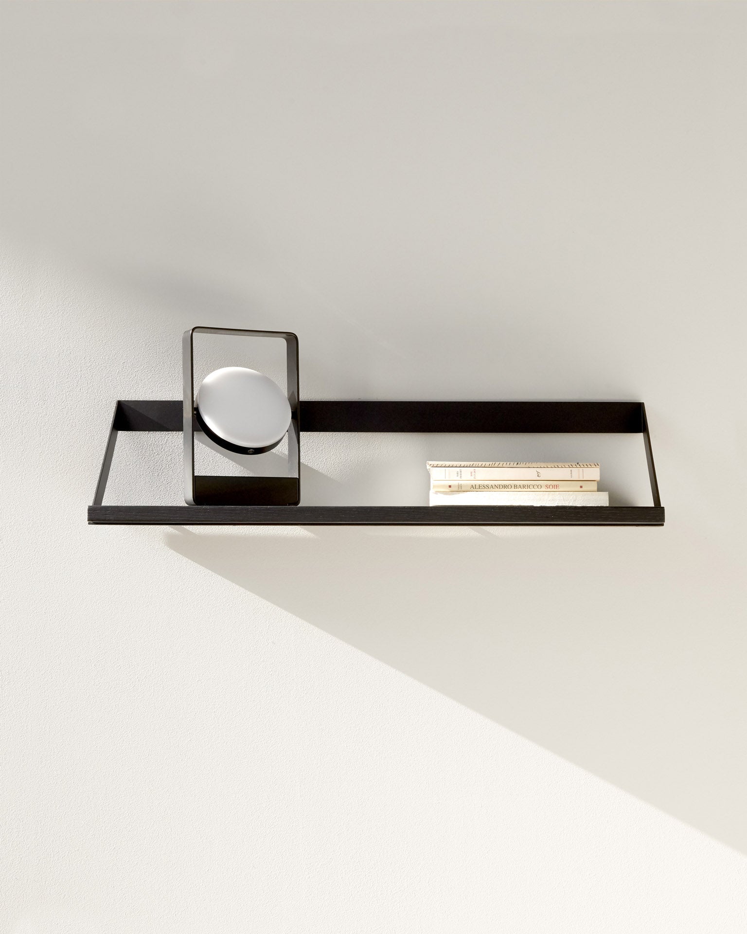 Ethnicraft - Etagère Ribbon - Black Shelf - Chêne verni - 70 x 20 x 17