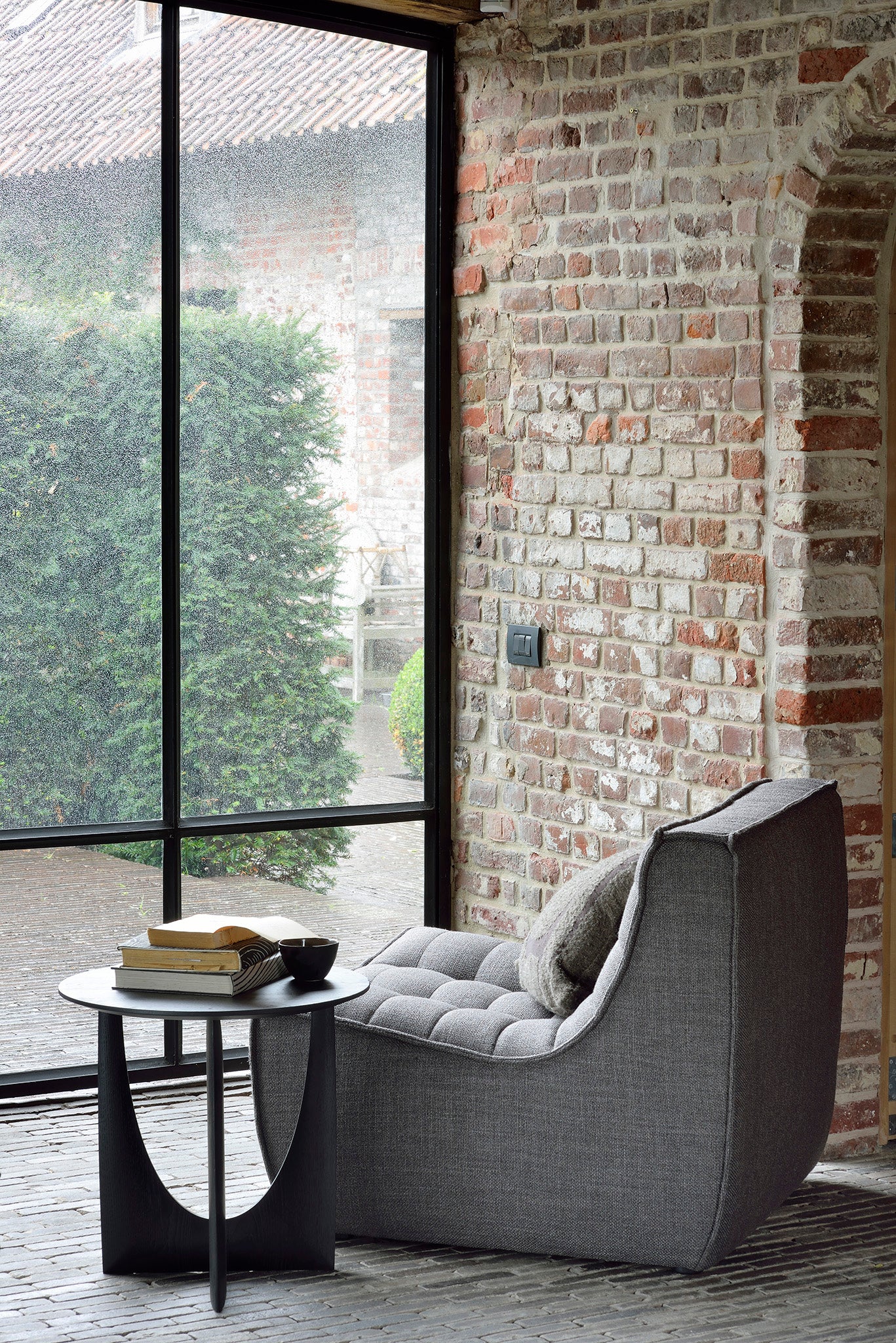 Ethnicraft - Table d'appoint Geometric - Chêne noir verni