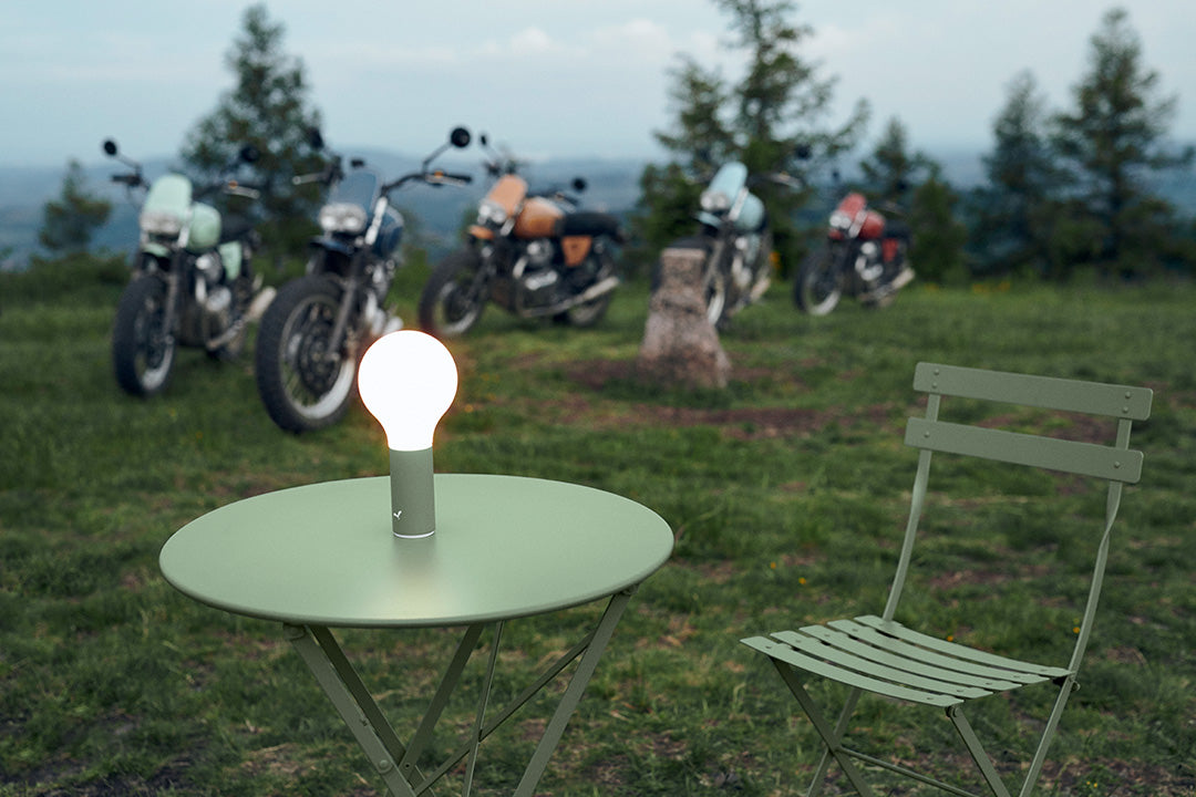 Fermob - Lampe APLÔ H24 - en stock dans tous les coloris.