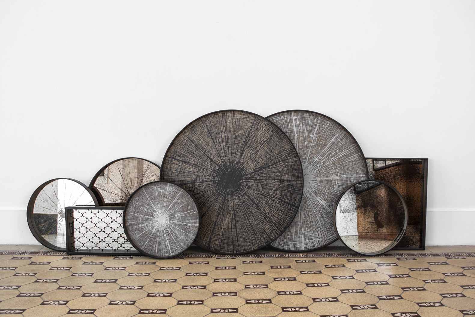 Ethnicraft - Plateaux ronds en bois - Slice Black - XL - diam. 92