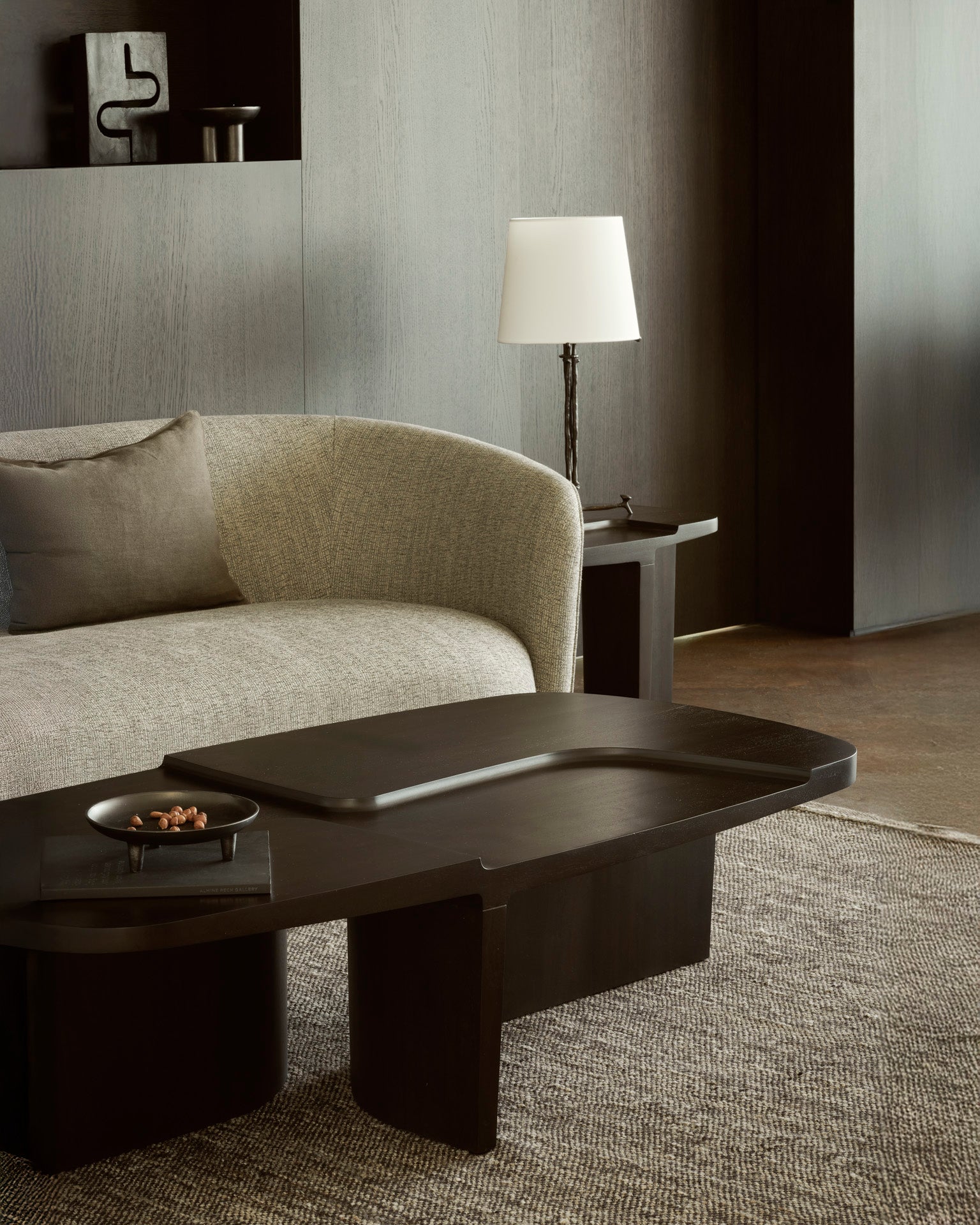 Ethnicraft - table Basse Brutalist - Acajou Rose Brun verni - 143 x 75 x H37