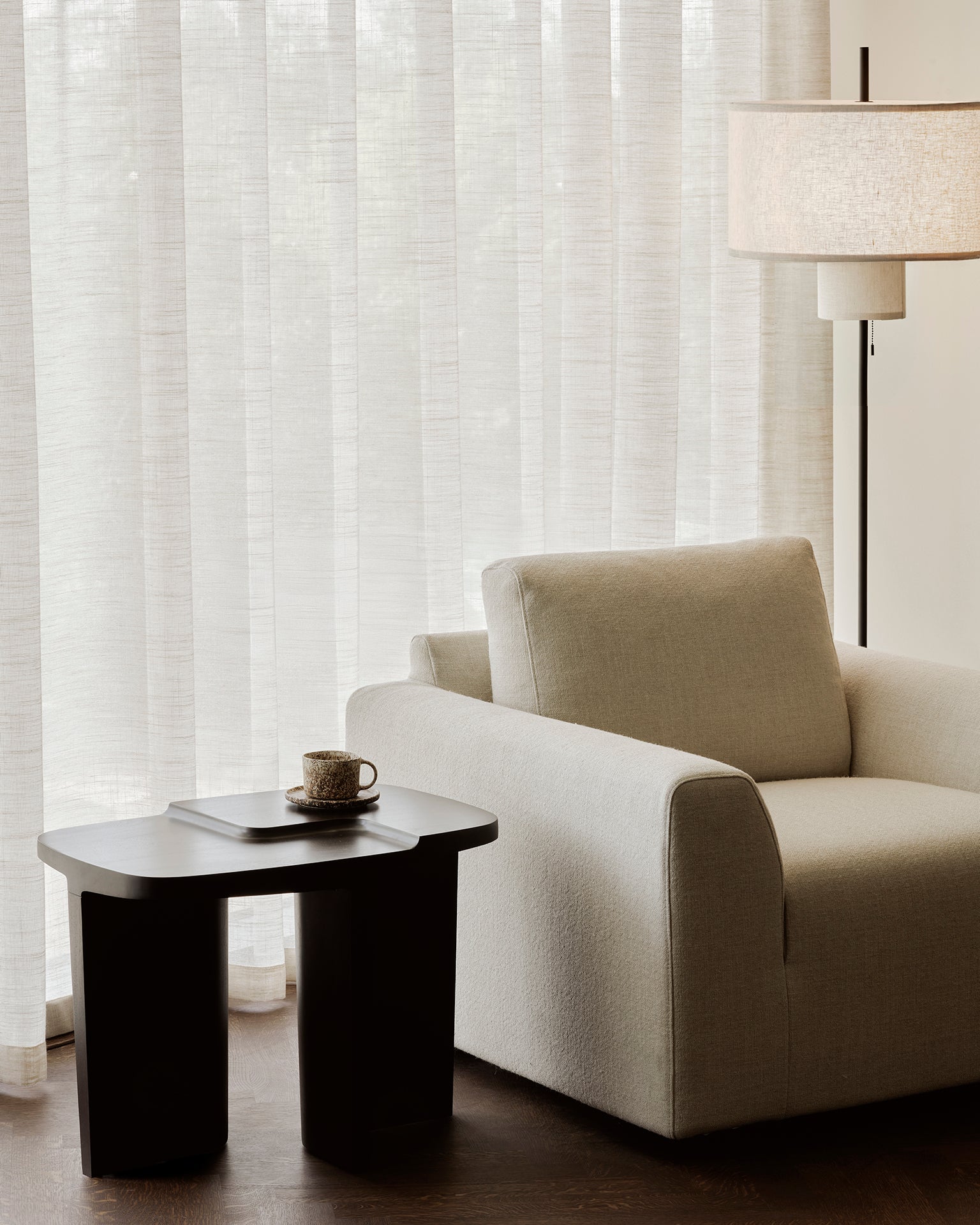 Ethnicraft - Table d'appoint Brutalist - Acajou Rose brun verni - 60 x 40 x H45