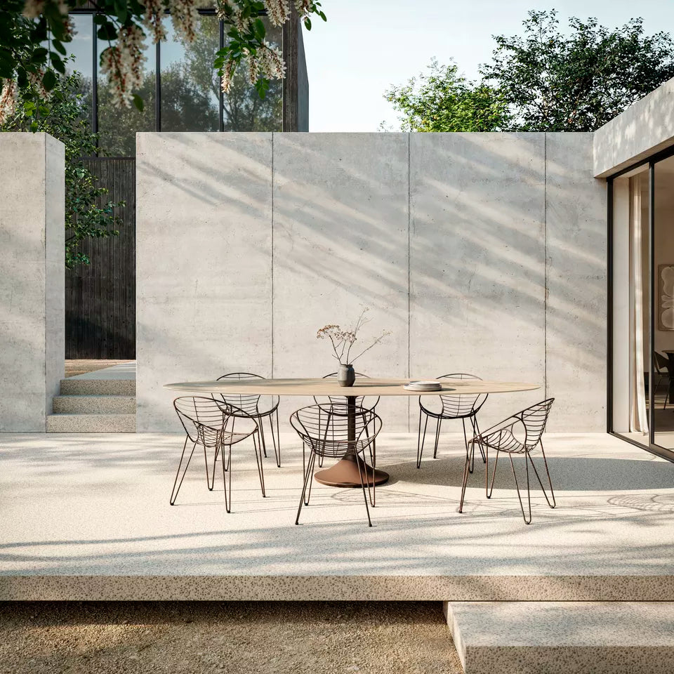 Joli - Table Central Big - plateau Ellipse - Céramique / Aluminium