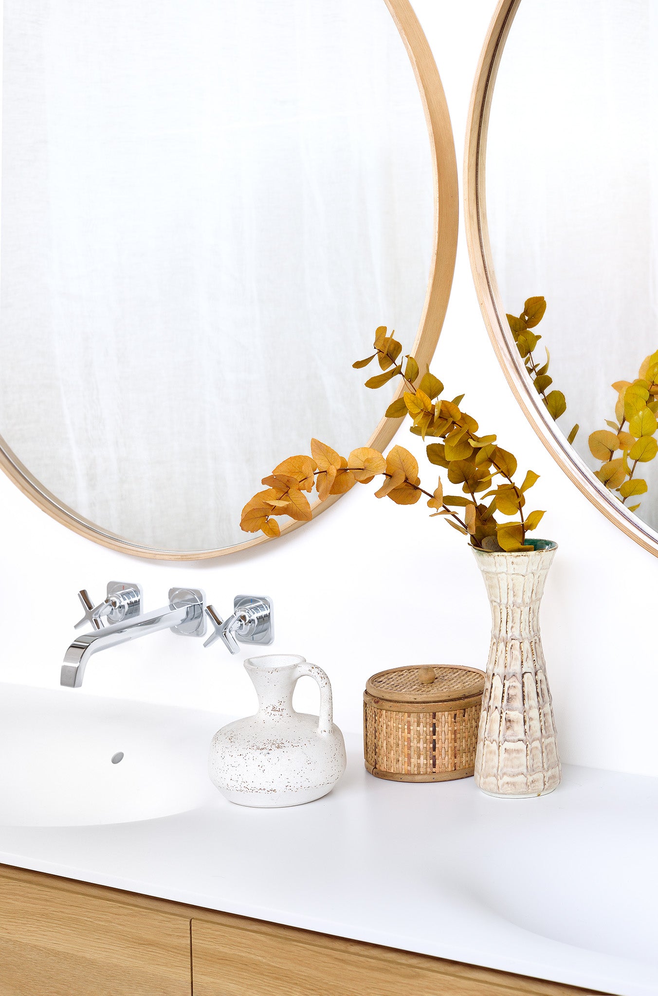 Ethnicraft - Miroir mural Layers - chêne verni - Diamètre 121 cm