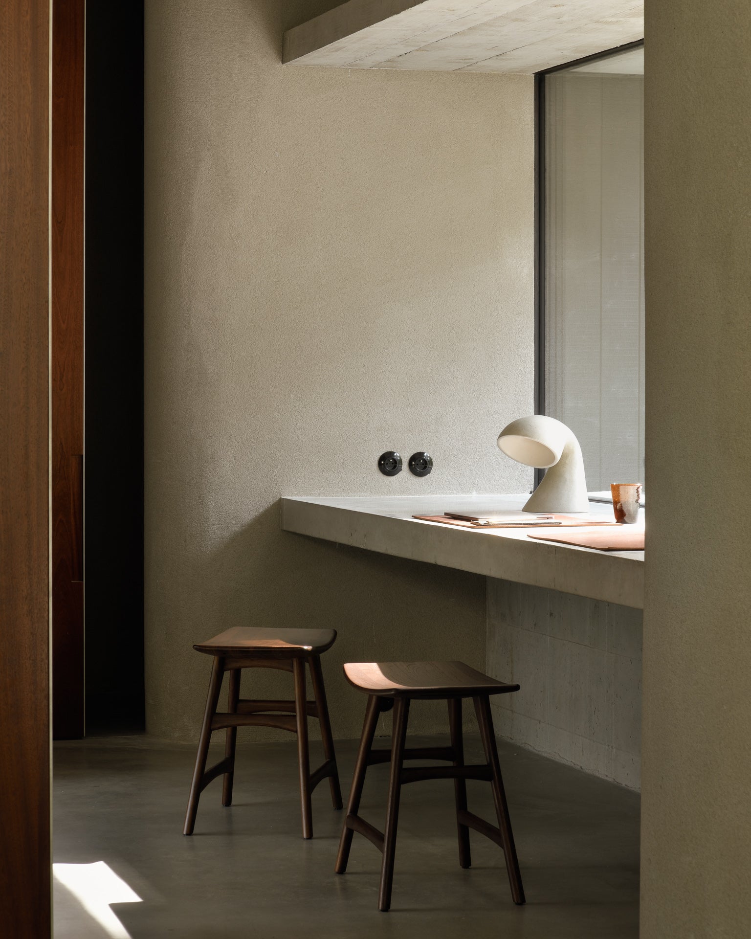 Ethnicraft - Tabouret Osso - Teck brun verni - H49