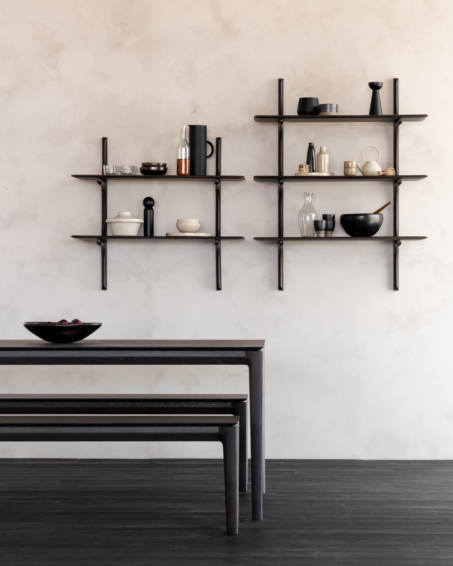 Ethnicraft – PI – Etagere Murale Pi – Acajou brun foncé - Deux, trois ou cinq étages