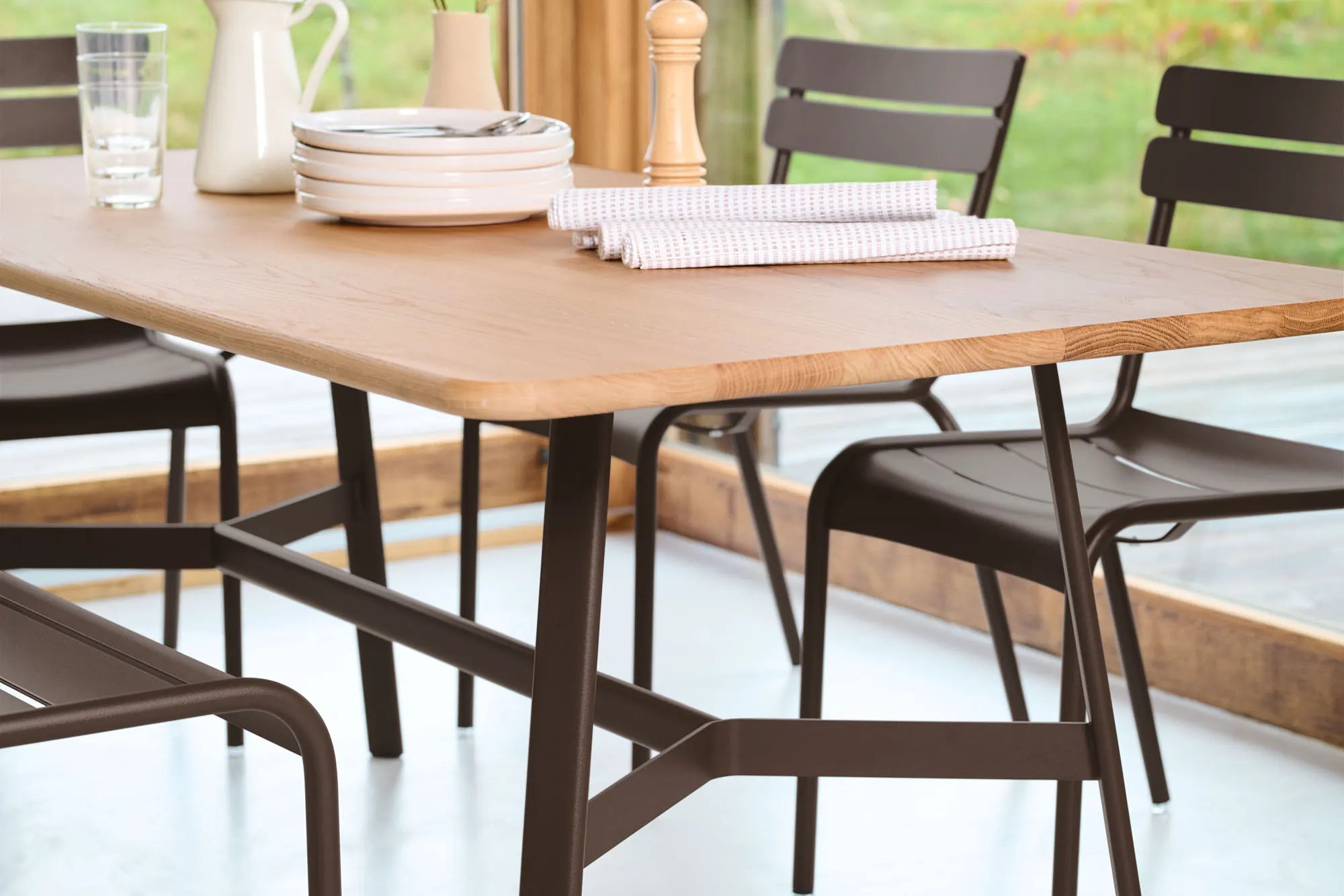 Fermob - Indoor - Table Rectangulaire So'o - Acier / Chêne massif - Dim. 180 x 90 x H74