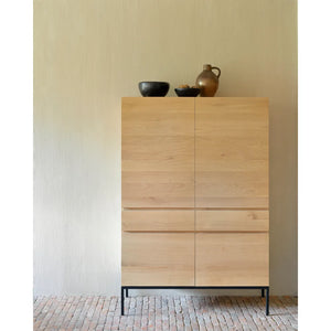 Ethnicraft – Ligna – Armoire Ligna en situation