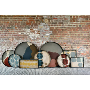 Ethnicraft – Translucent Silhouettes – Plateau En Verre Layered Dots en situation