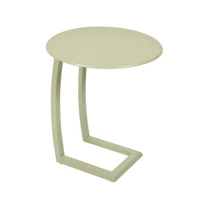 Fermob – Alizé – Table basse déportée ø 48 cm – Vert tilleul