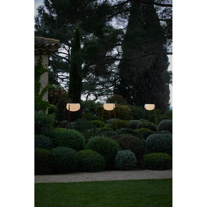 Fermob – Yunos – Lampadaire solaire H.180 cm en situation