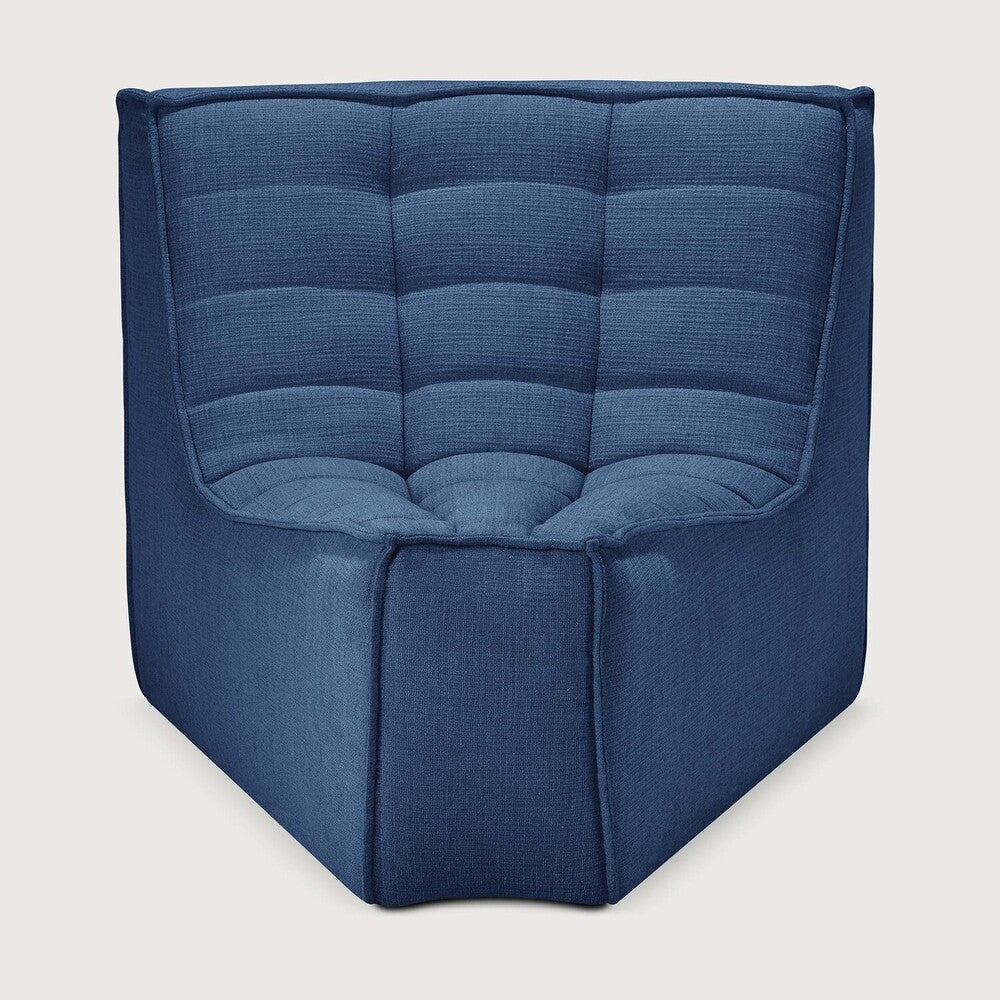 Ethnicraft - N701 - fauteuil d'angle rond 45° en tissu bleu.