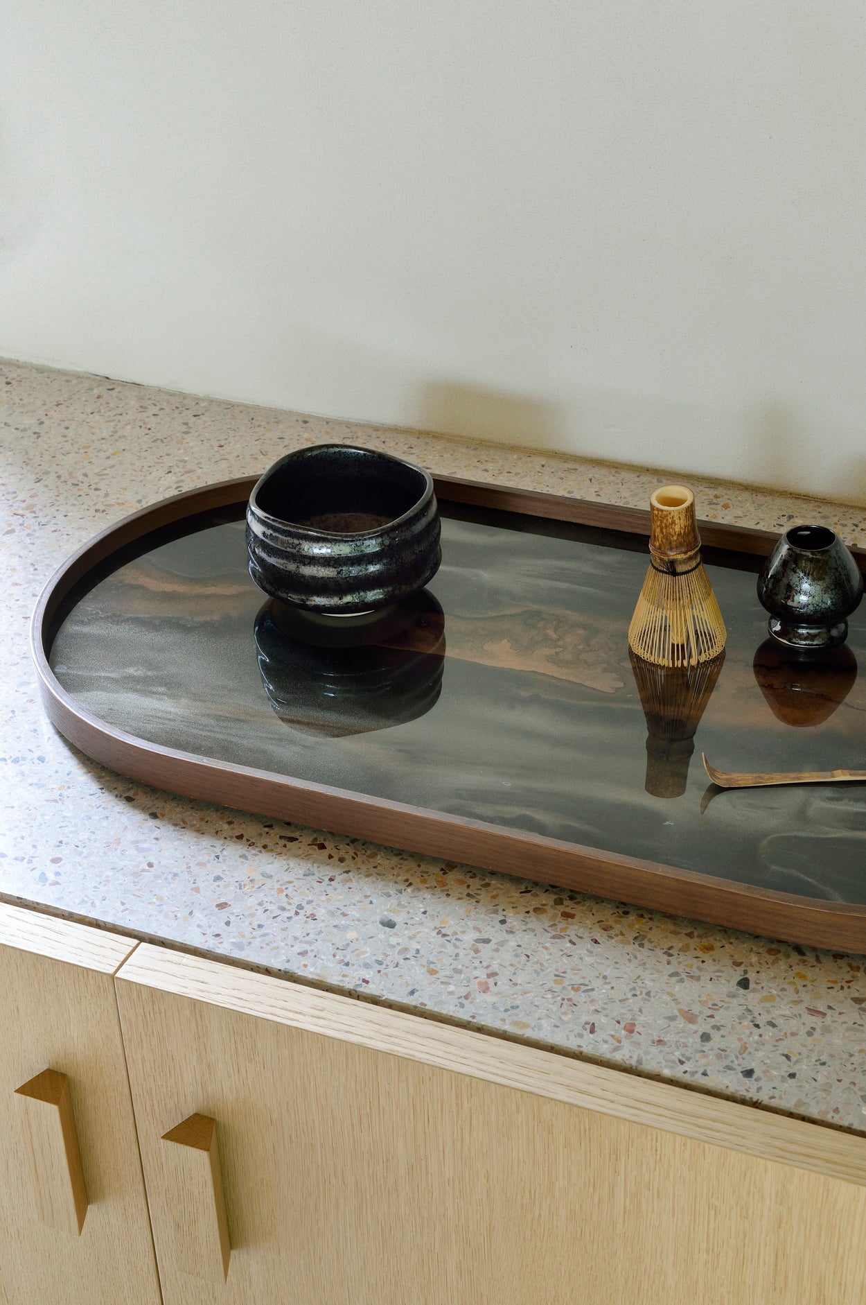Ethnicraft - Plateau Bronze Organic glass - oblong - 71 x 36 x H3