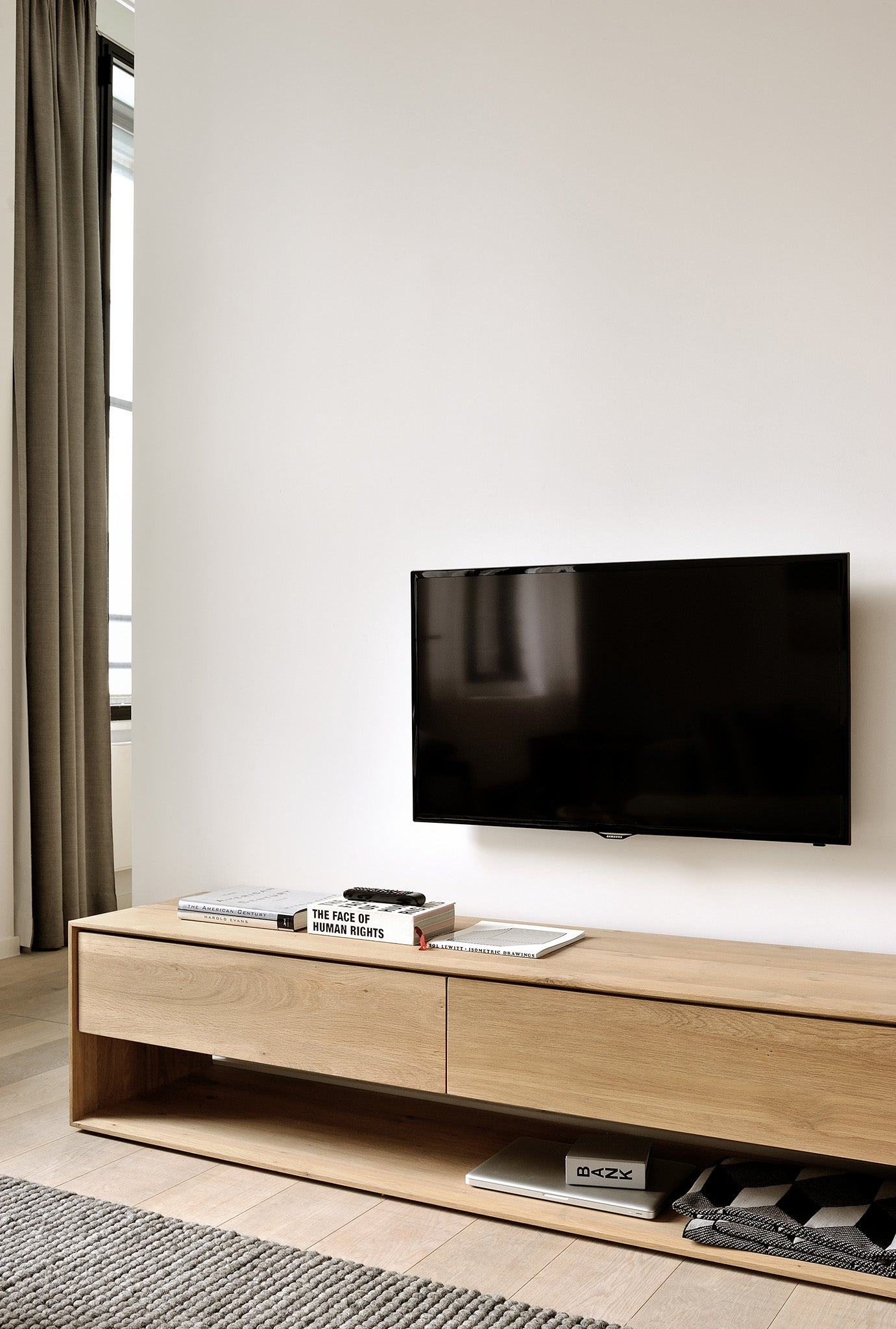Ethnicraft - Meuble TV Nordic - Chêne massif - 120 X 46 x H.45
