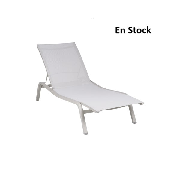 Fermob - Alizé - bain de soleil XS - gris argile en stock