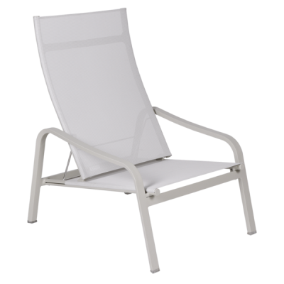 Fermob - Alizé - Fauteuil bas + repose-pieds - gris Argile en stock