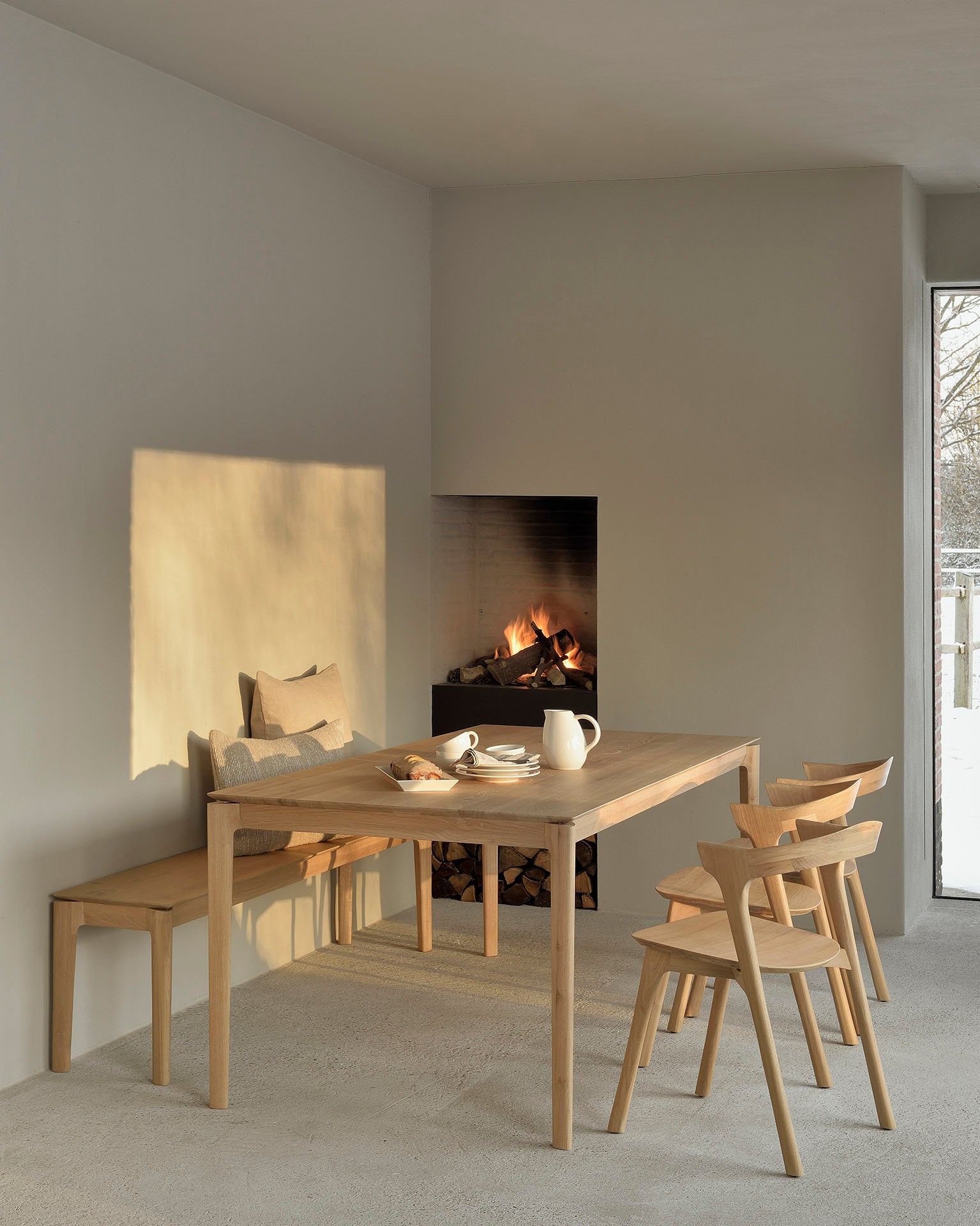 Ethnicraft - Table Bok - Chêne massif verni - 140 x 80 x H76