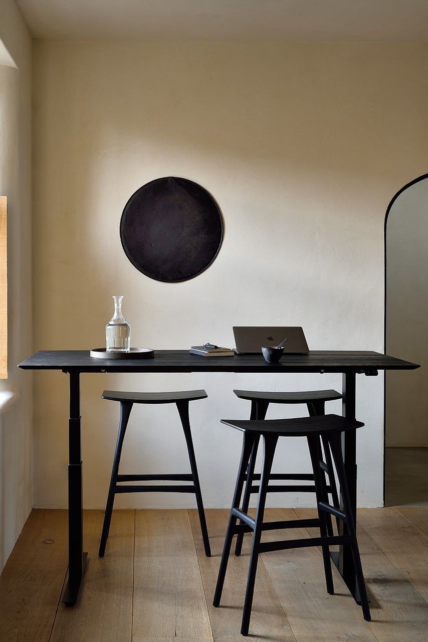 Ethnicraft - Bureau ajustable Bok - chêne massif noir - 140 x 70 x H.64/130 (Hauteur réglable)