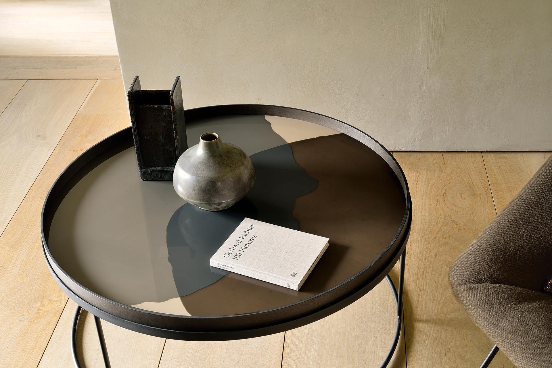 Ethnicraft - Plateau Combinated Dots Graphite - Glass - rond - XL - Diamètre 92 x H4