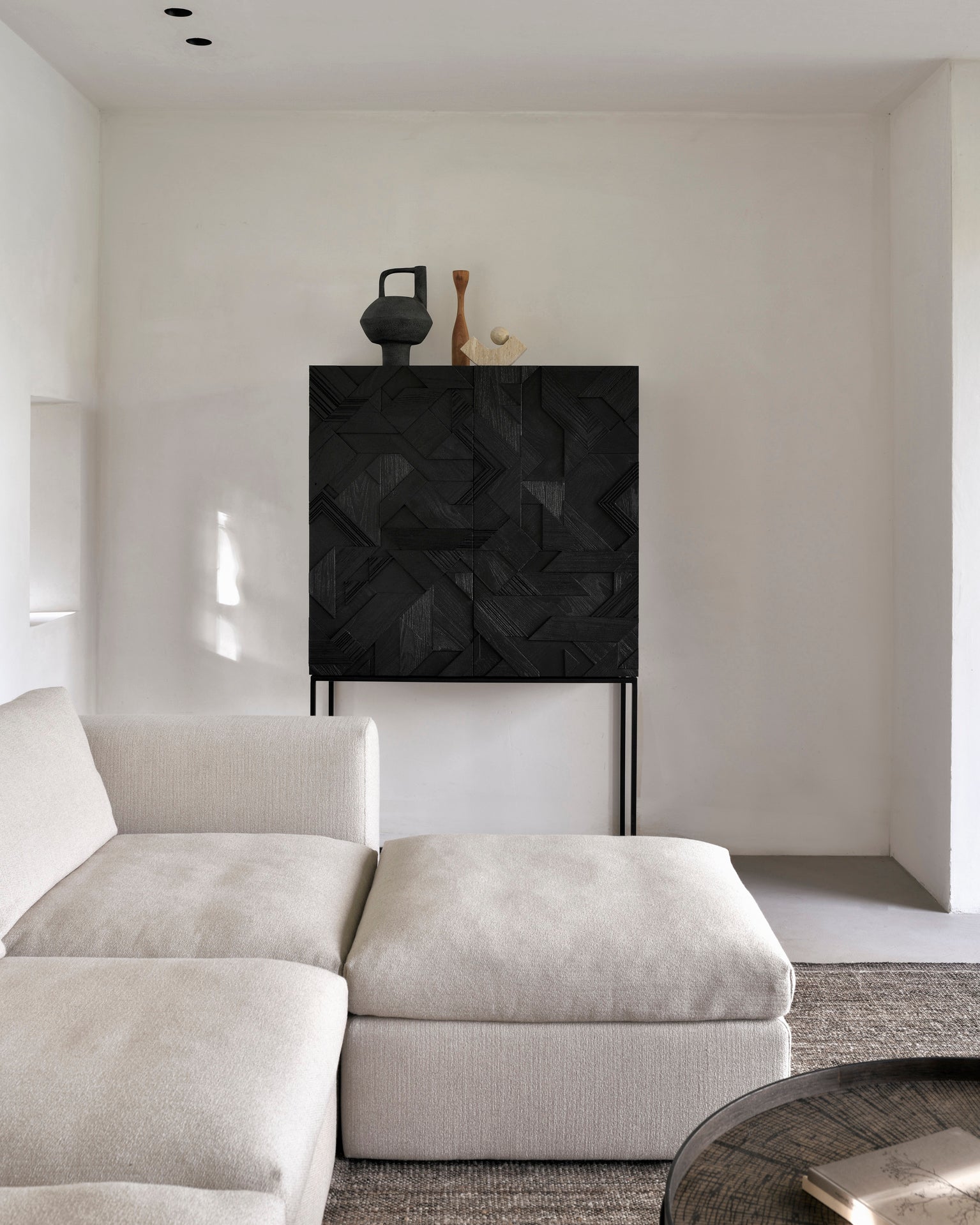 Ethnicraft - Armoire Graphic - Teck Black Verni - L.100 X 45 x H.160 (-30%)