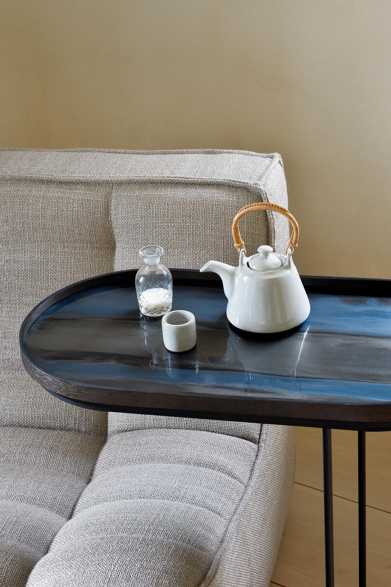 Ethnicraft - Plateau oblong en verre - Organic Graphite - taille M - 71 x 36 x H3
