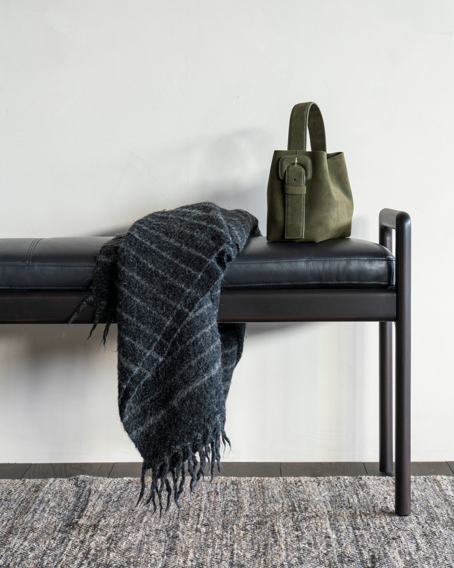 Ethnicraft - Banc Jack - Acajou verni - coussin Cuir Noir