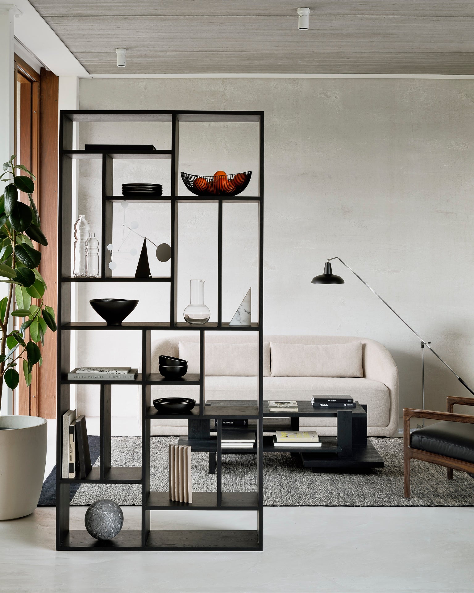 Ethnicraft - Bibliothèque M Noire - Chêne massif - 104 X 30 x H219