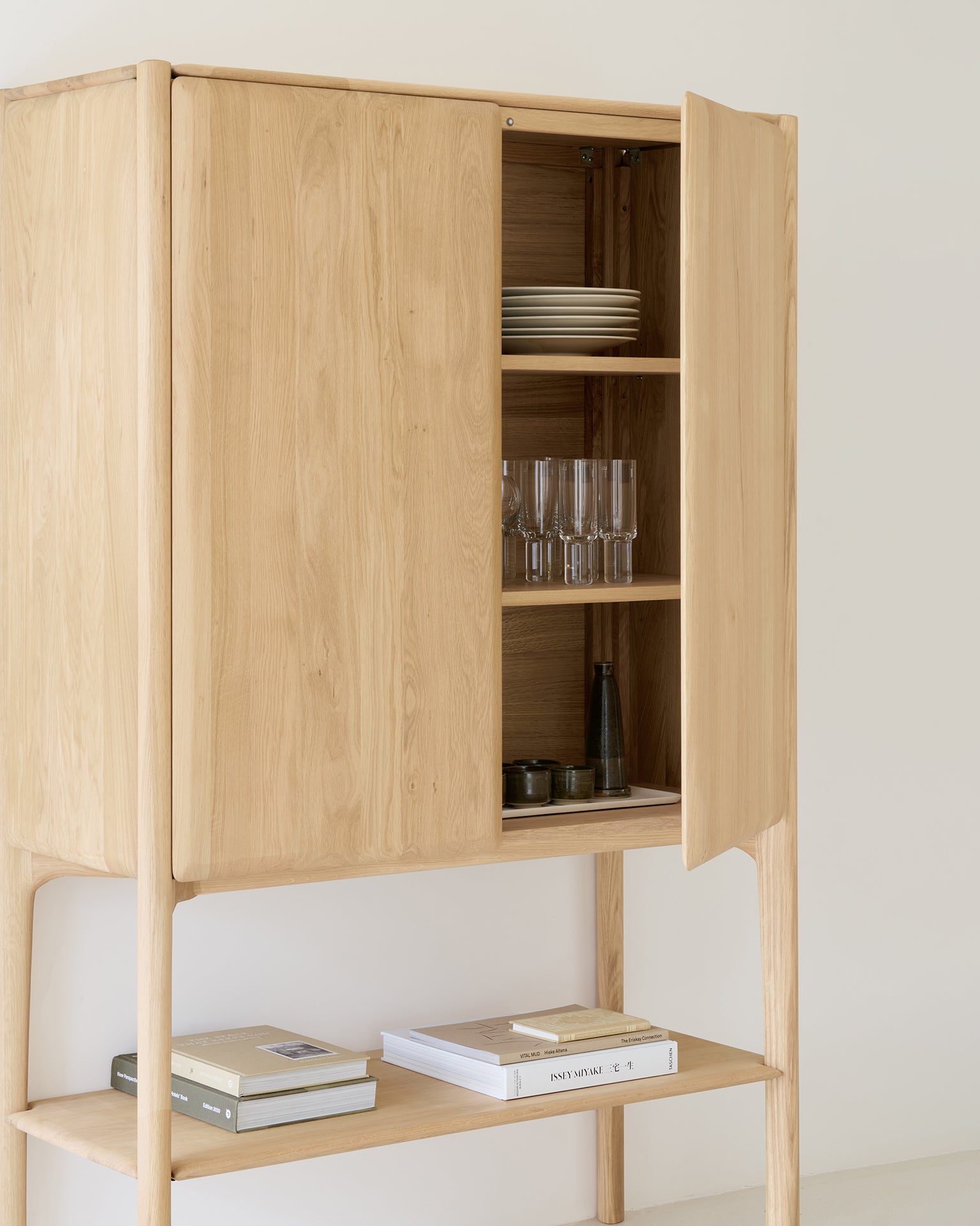 Ethnicraft - Armoire PI - Chêne Huilé - 110 x 45 x H170