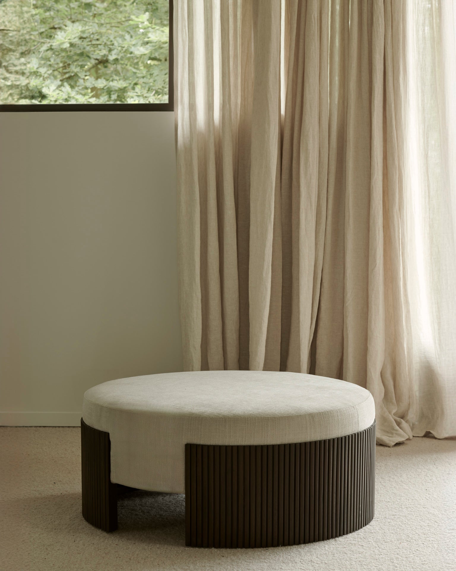 Ethnicraft - Pouf Roller Max - Acajou - Dark Brown - tissus Rice- 85 x 85 x H35