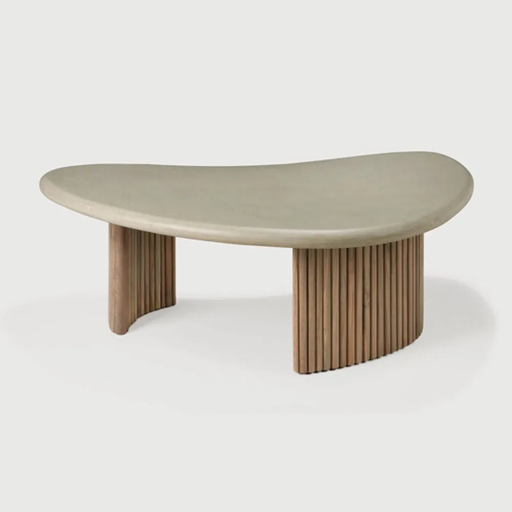 Ethnicraft – Boomerang – Table Basse De Jardin Boomerang – Béton et teck recyclé - 90 cm