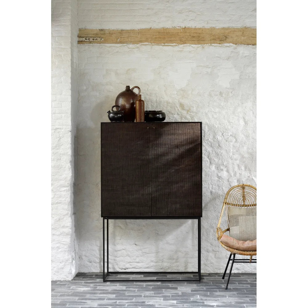 Ethnicraft – Grooves – Armoire Grooves en situation