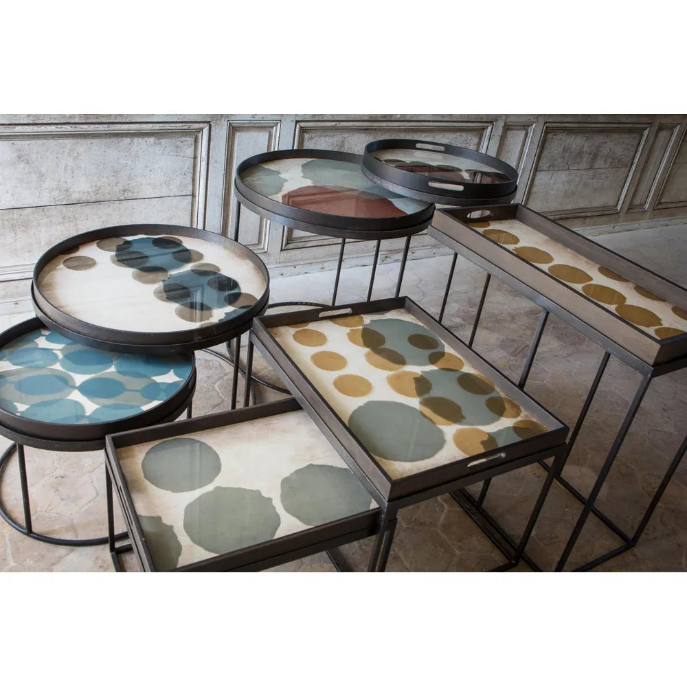 Ethnicraft – Translucent Silhouettes – Plateau En Verre Connected Dots en situation