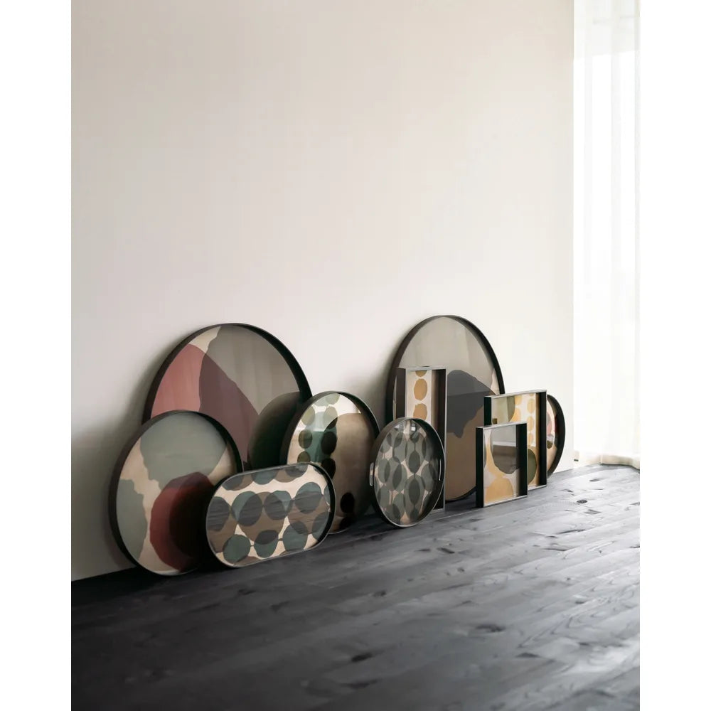 Ethnicraft – Translucent Silhouettes – Plateau En Verre Connected Dots en situation