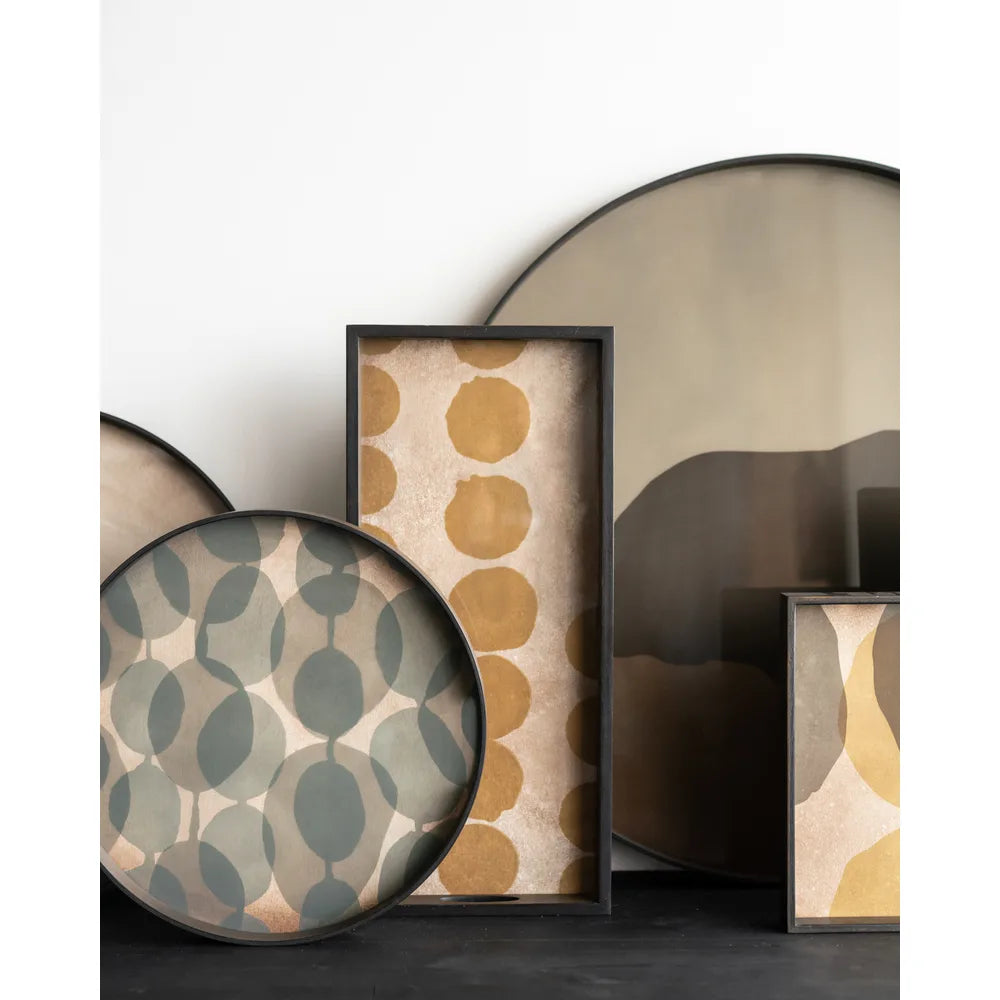 Ethnicraft – Translucent Silhouettes – Plateau En Verre Layered Dots en situation