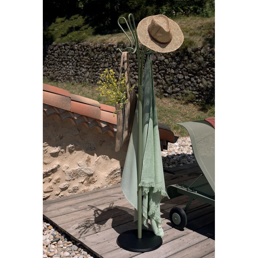 Fermob – Accroche cœurs – Portemanteau en situation