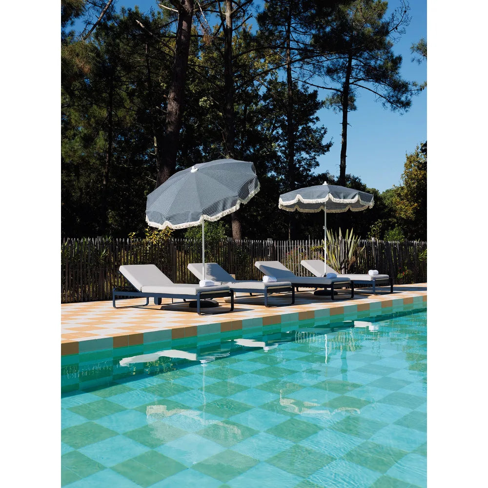 Fermob – Aluminium – Parasol ø250 cm en situation