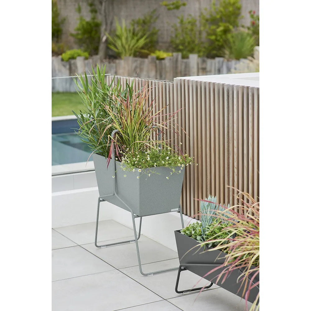 Fermob – Basket – Jardinière haute en situation