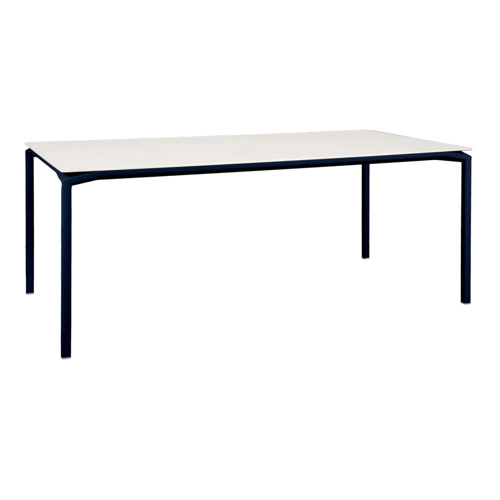 Fermob – Calvi – Table minérale 195 x 95 cm – Bleu abysse