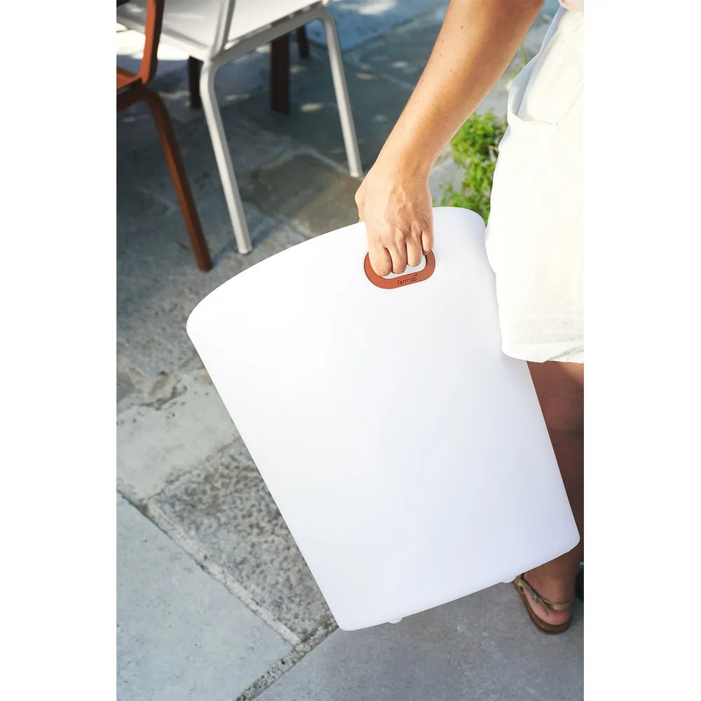 Fermob – Inouï – Lighting stool H.44 cm en situation