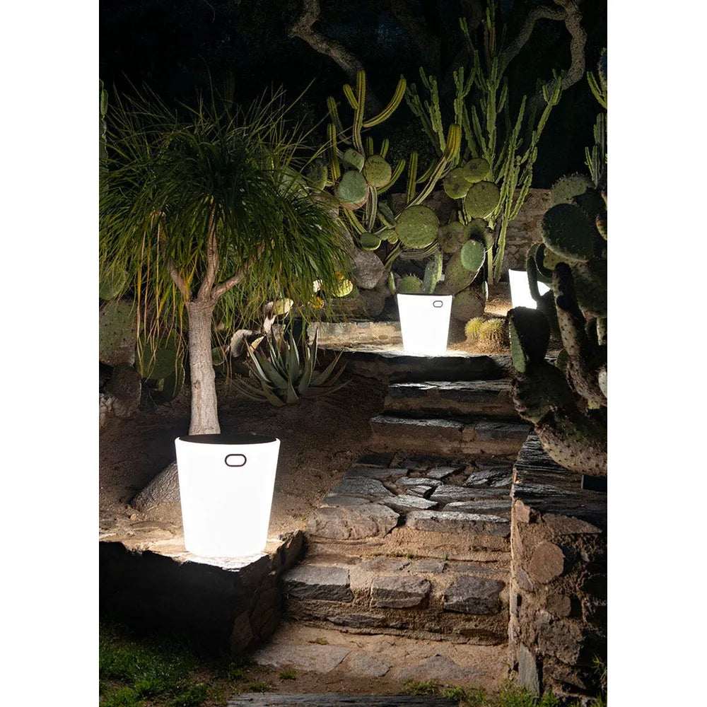 Fermob – Inouï – Lighting stool H.44 cm en situation