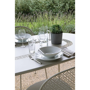 Fermob – Lorette – Table ovale 160 x 90 cm en situation