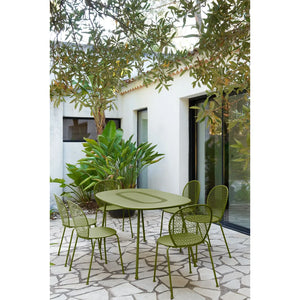 Fermob – Lorette – Table ovale 160 x 90 cm en situation