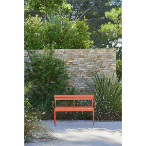 Fermob – Luxembourg – Banc de jardin 2 places en situation