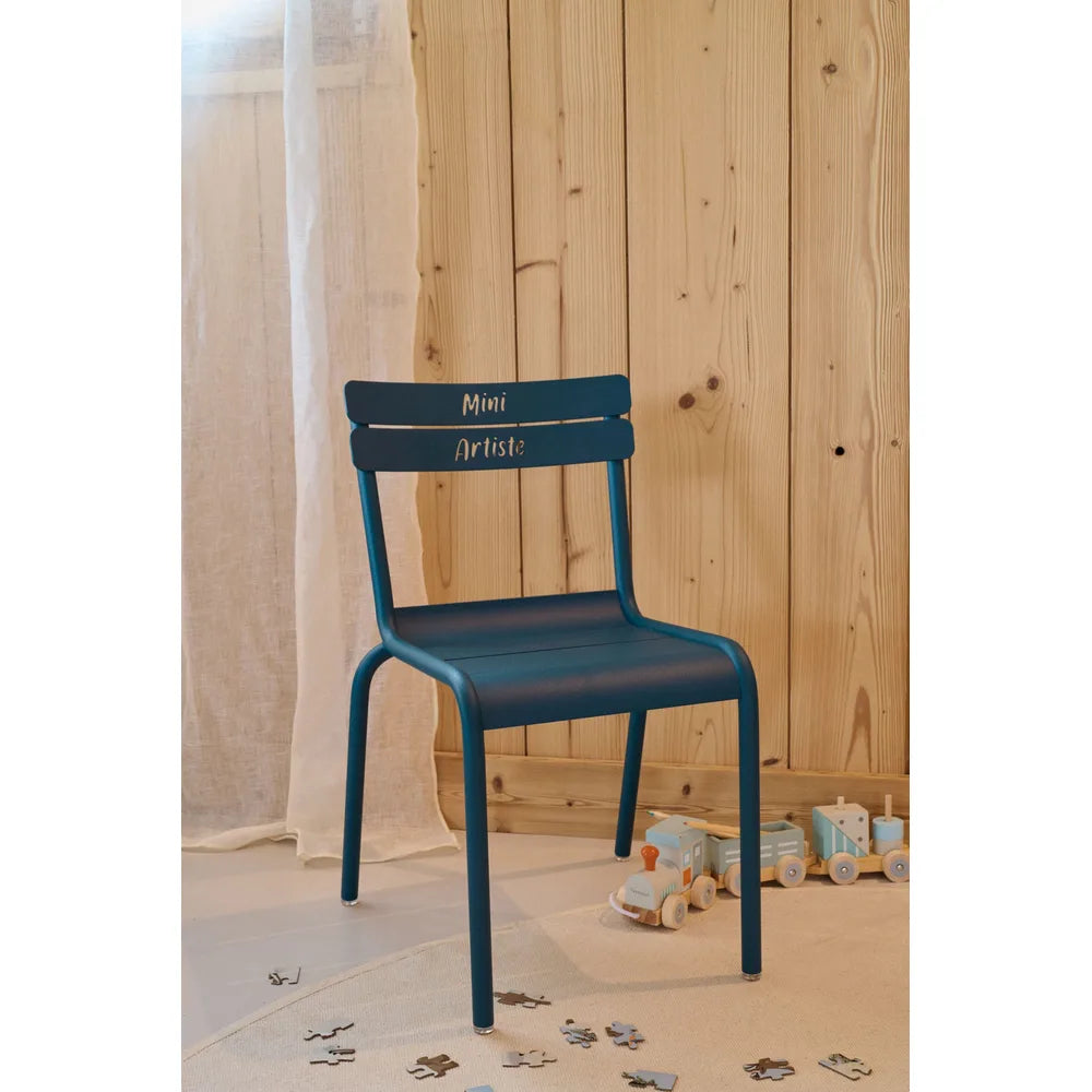 Fermob – Luxembourg kid – Chair "mini artiste" en situation