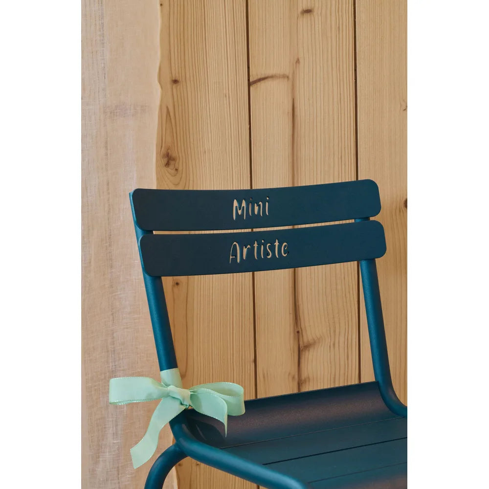 Fermob – Luxembourg kid – Chair "mini artiste" en situation