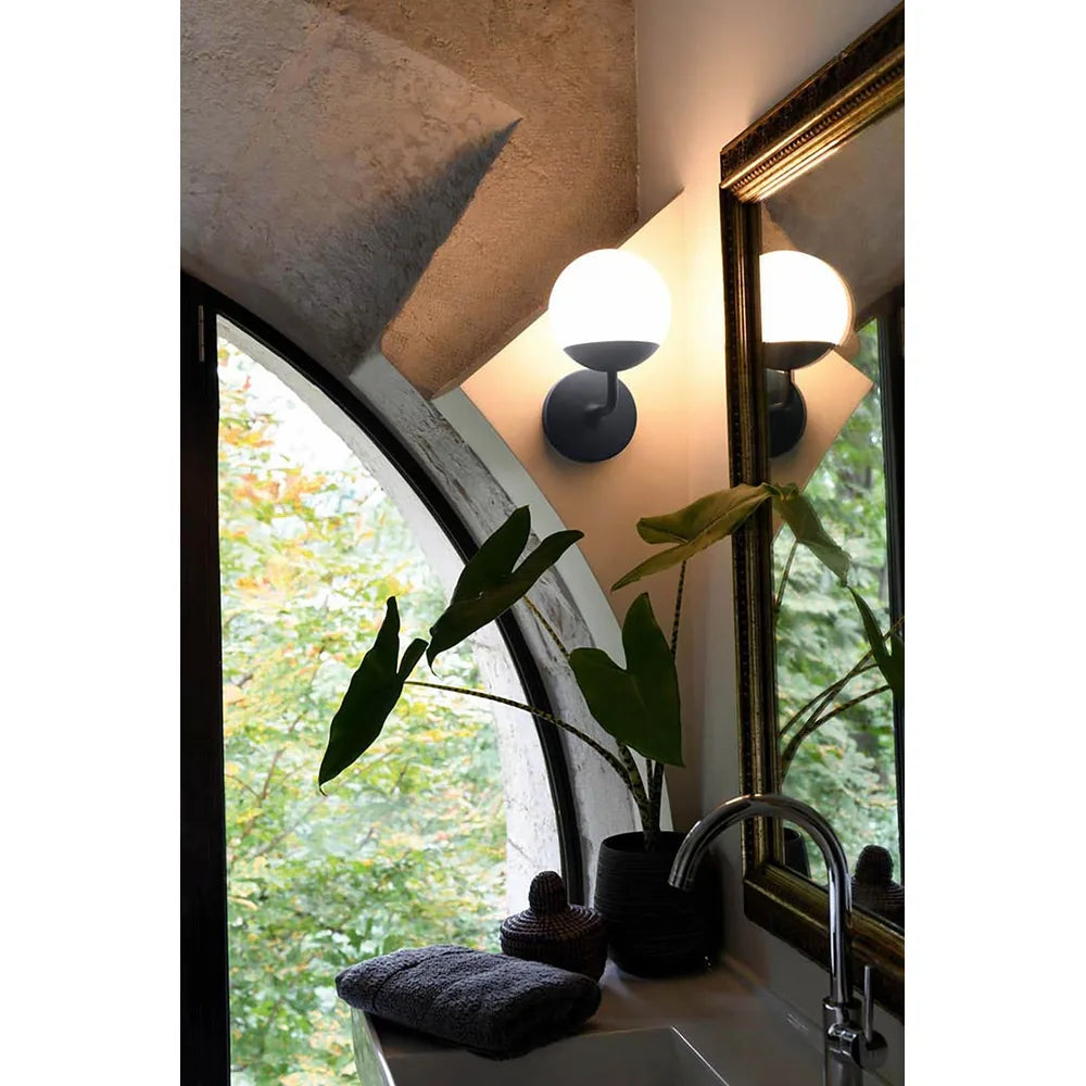 Fermob – Mooon! – Applique ø15 cm en situation