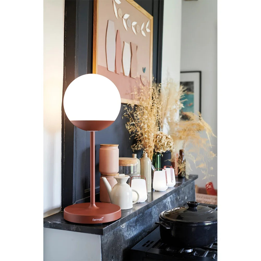 Fermob – Mooon! – Lampe H.63 cm en situation