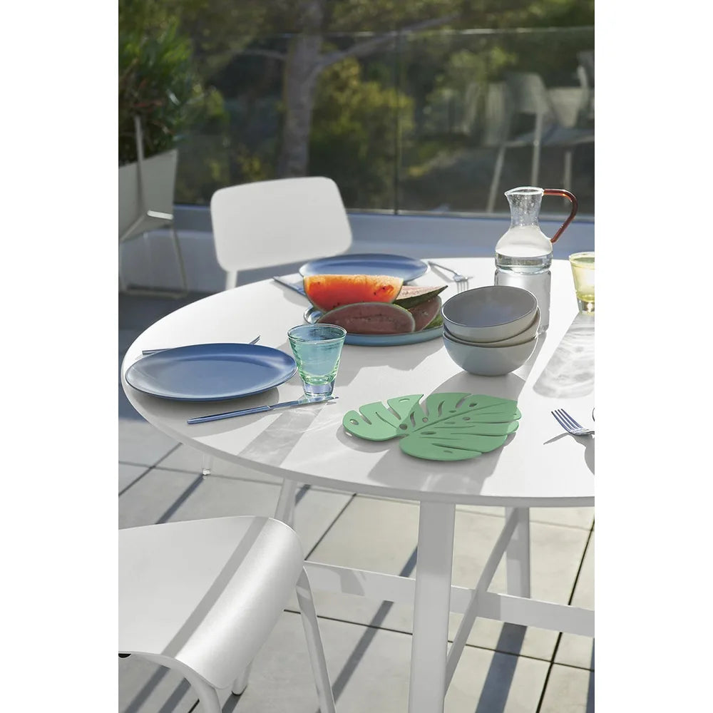 Fermob – So'o – Table ø 117 cm en situation
