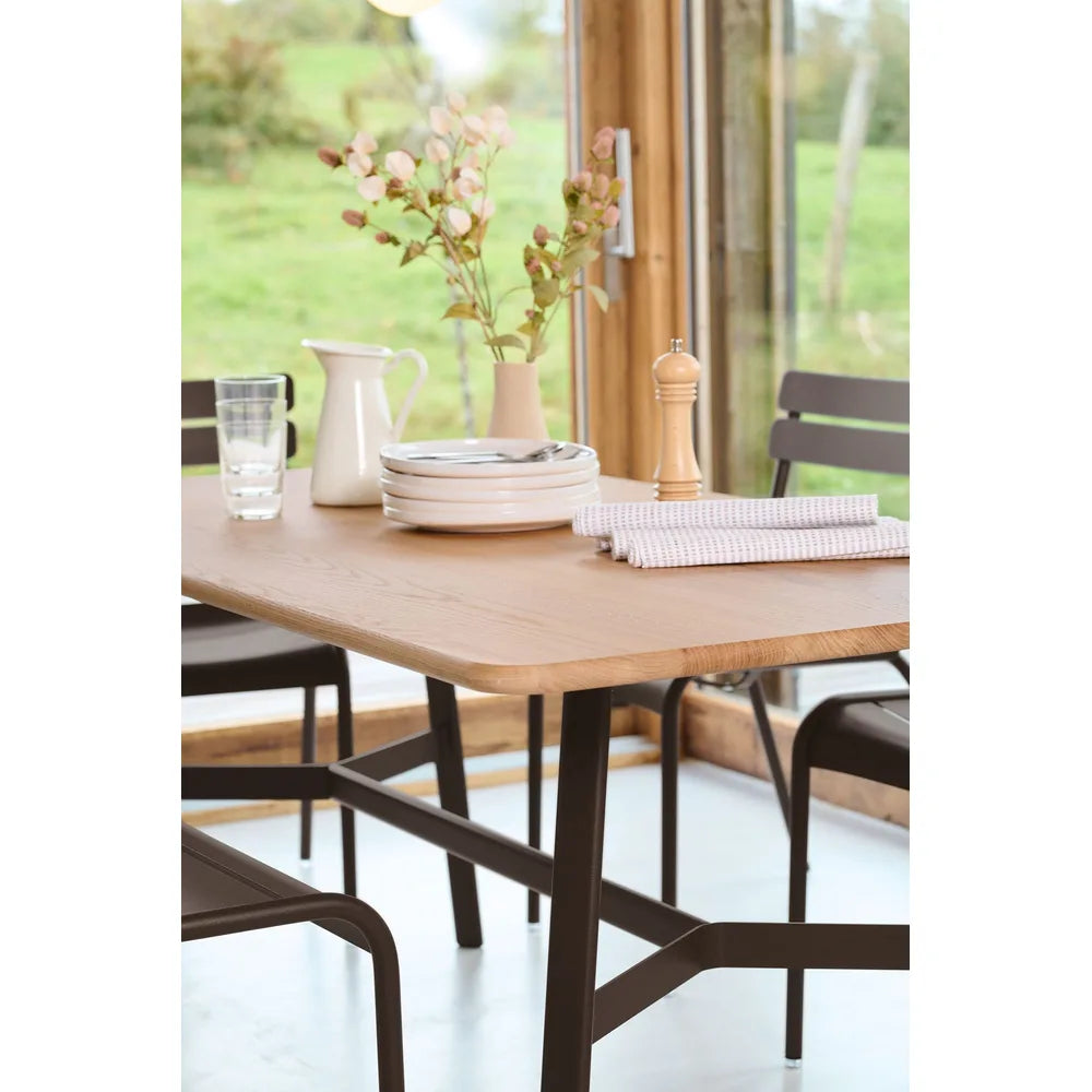 Fermob – So'o – Table chêne 180 x 90 cm en situation