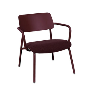 Fermob – Studie – Fauteuil lounge tissu – Cerise noire
